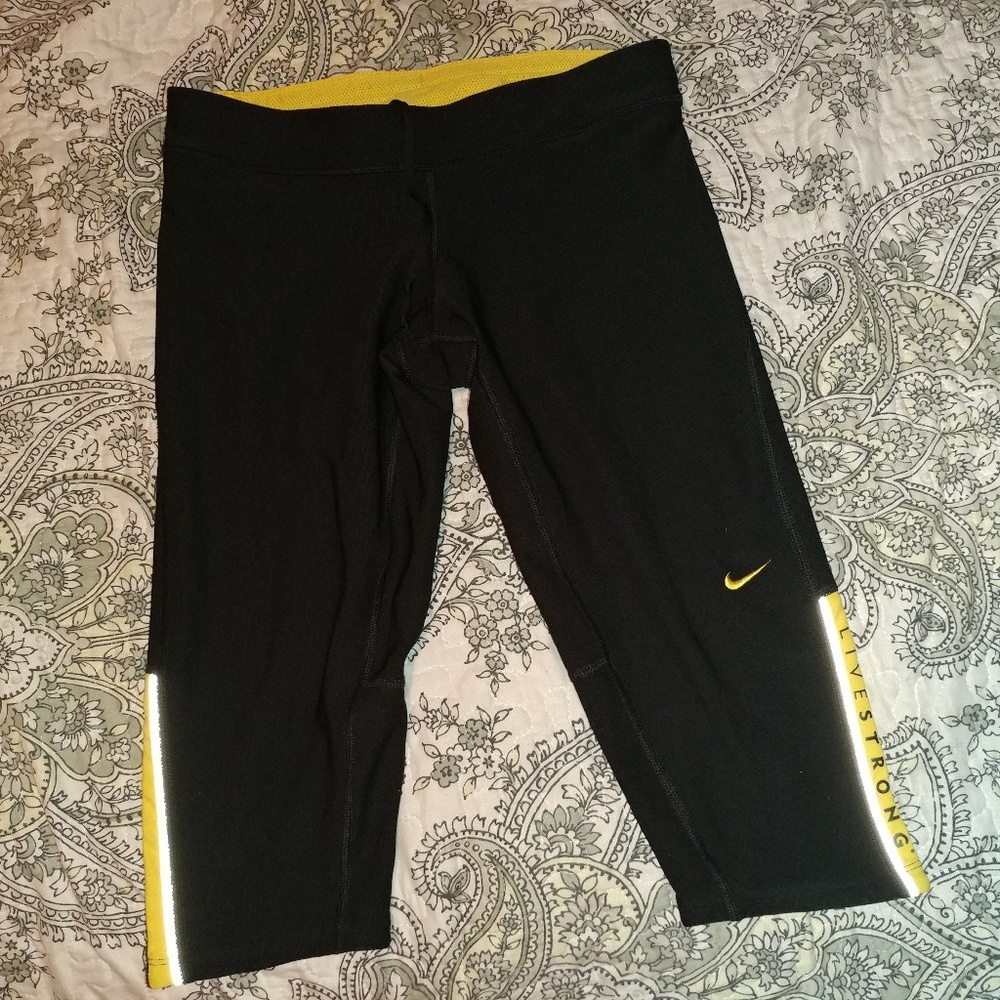 Nike Dri-Fit Livestrong capri with drawstring